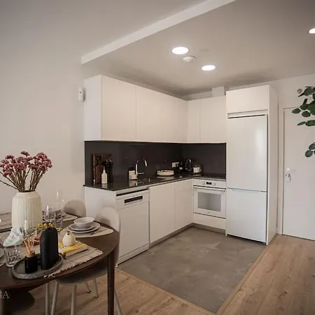 Appartement Skyline With Pool - Floor 26 - Free Parking