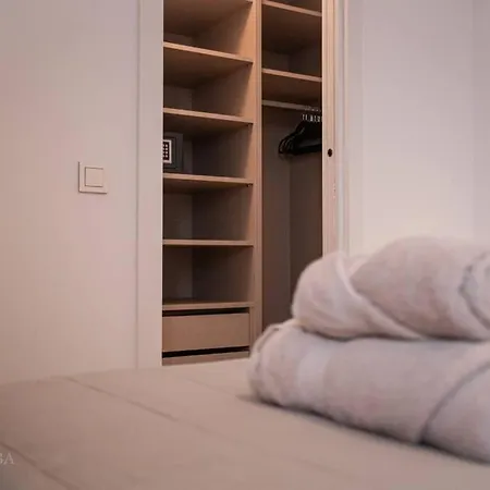 Skyline With Pool - Floor 26 - Free Parking Apartment *